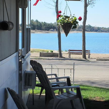 Balm Beach Resort And Motel Eksteriør bilde