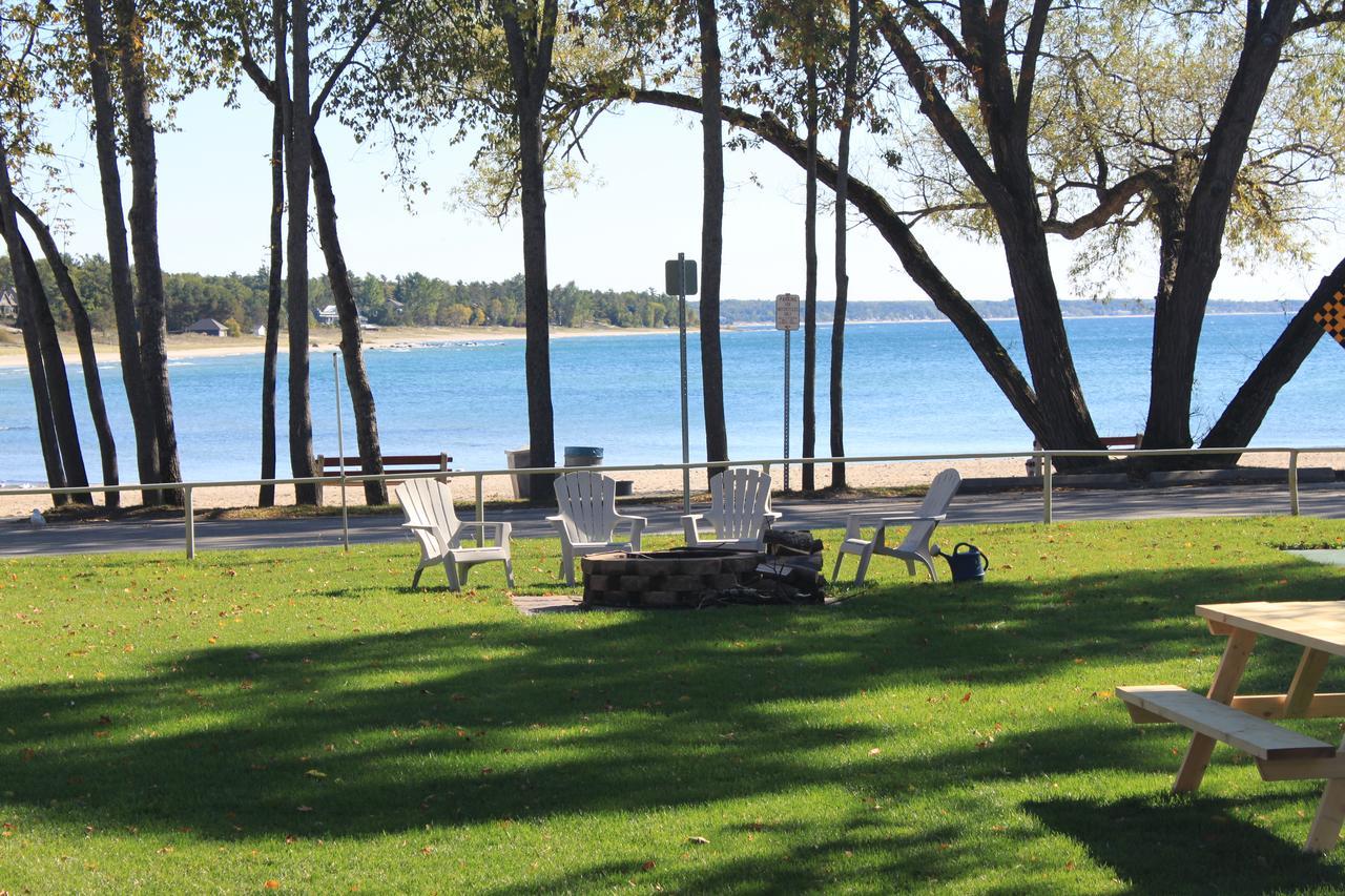 Balm Beach Resort And Motel Eksteriør bilde