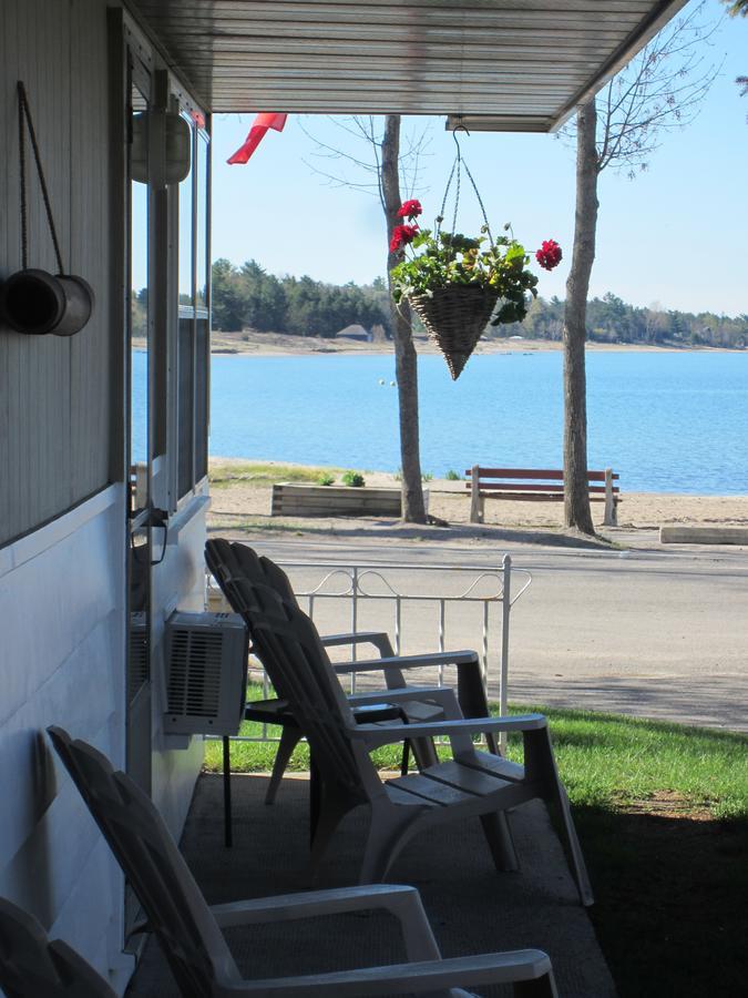 Balm Beach Resort And Motel Eksteriør bilde
