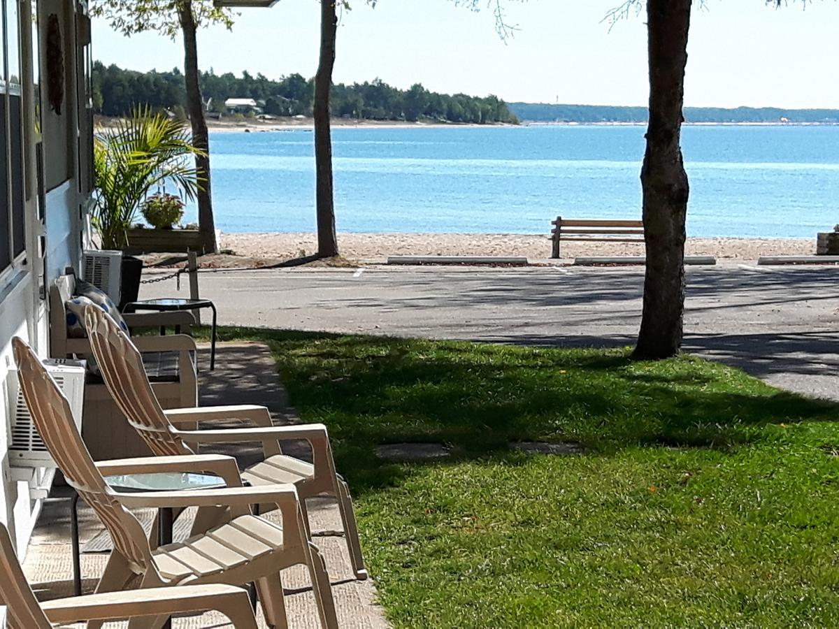 Balm Beach Resort And Motel Eksteriør bilde